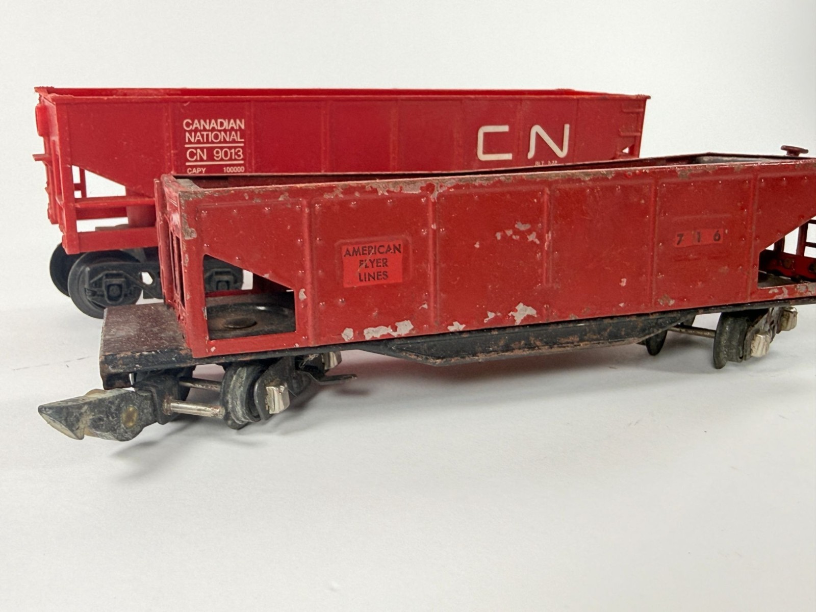 Vintage American Flyer S Gauge #716 Coal Dump Hopper & Lionel Red Hooper Car
