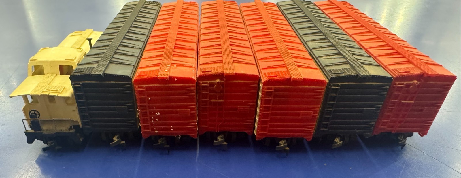 7pc Lot HO Spirit Of 76 Set Freight Cars Box Caboose w/Plastic Wheels