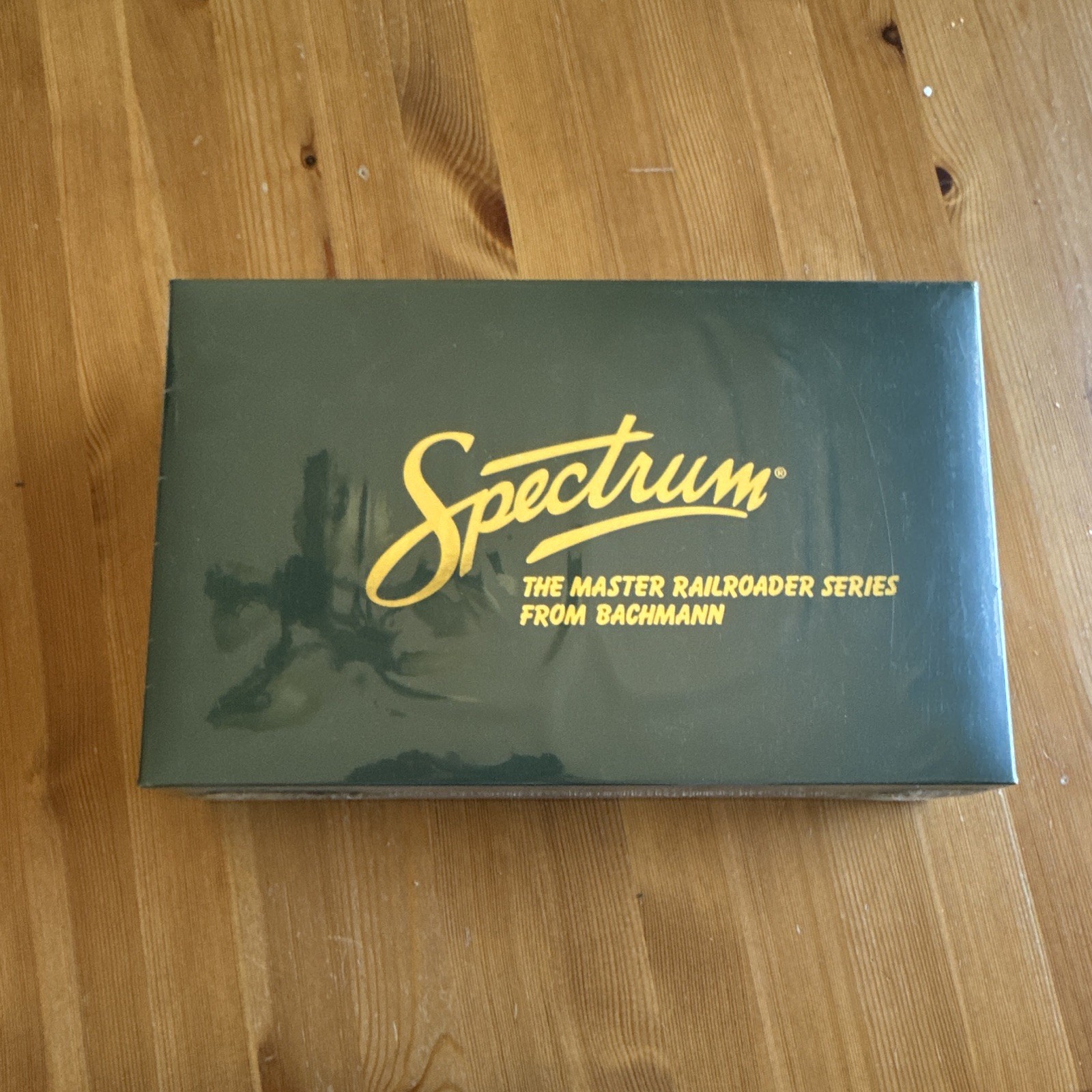 ⁠Bachmann Spectrum On30 26501 18′ Freight Box Car Painted Unlettered 2-Pack NIB⁠