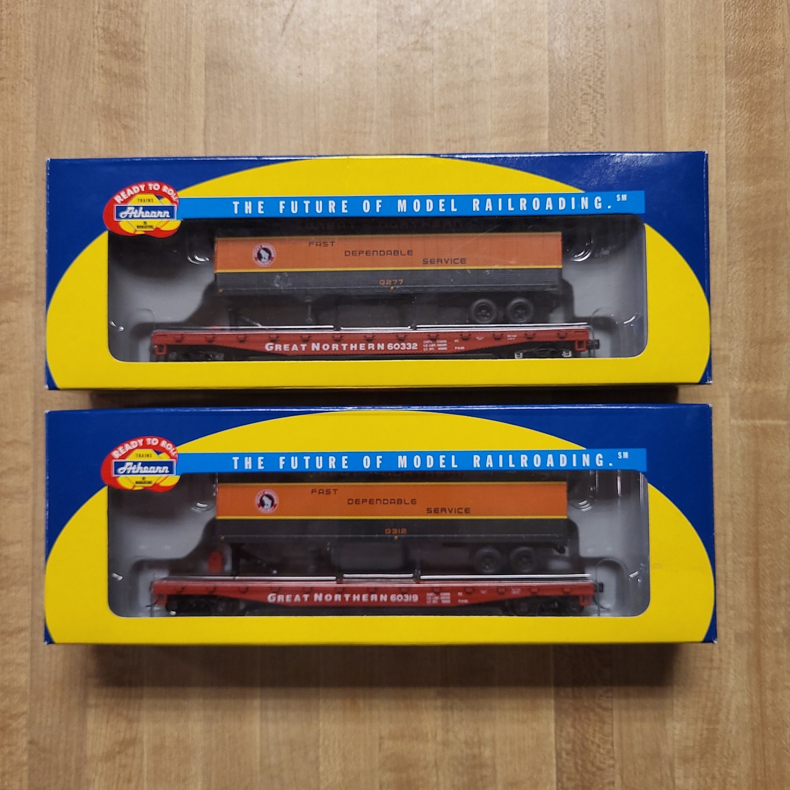 Athearn 72444 & 72445 Great Northern 50’ Flat Car with 40’ Trailer # 60319 60332