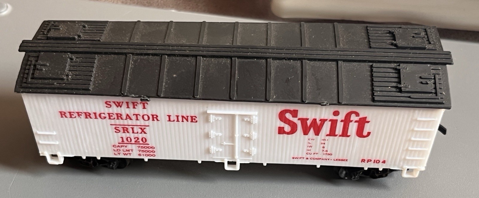 Life-Like HO Swift Refrigerator Line Reefer Car SRLX 1020 White/Black/Red