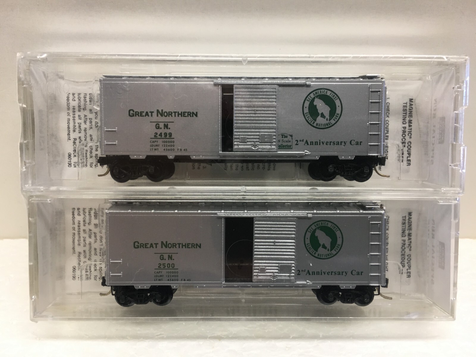 N Scale Micro Trains Special Run 93-12 Great Northern 2-Pack