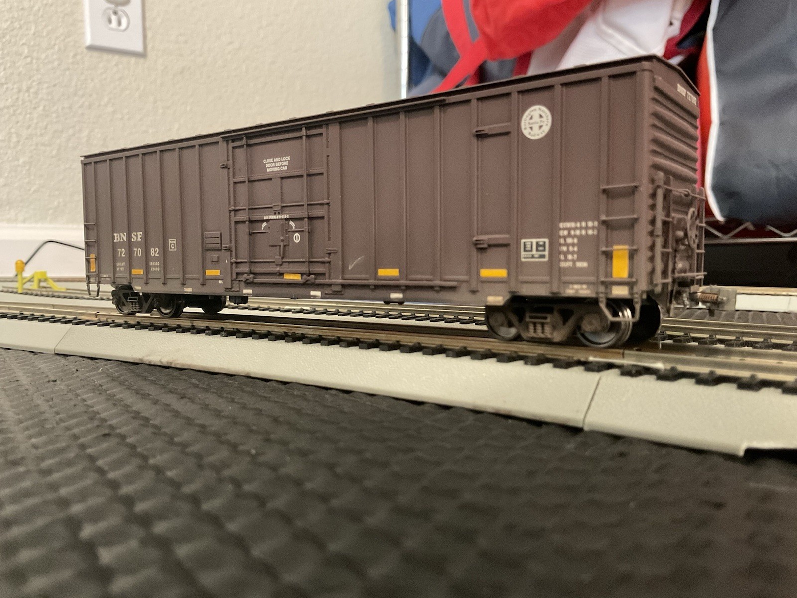 Fox Valley BNSF 7 Post Box Car Burlington Northern Santa Fe HO Weathered