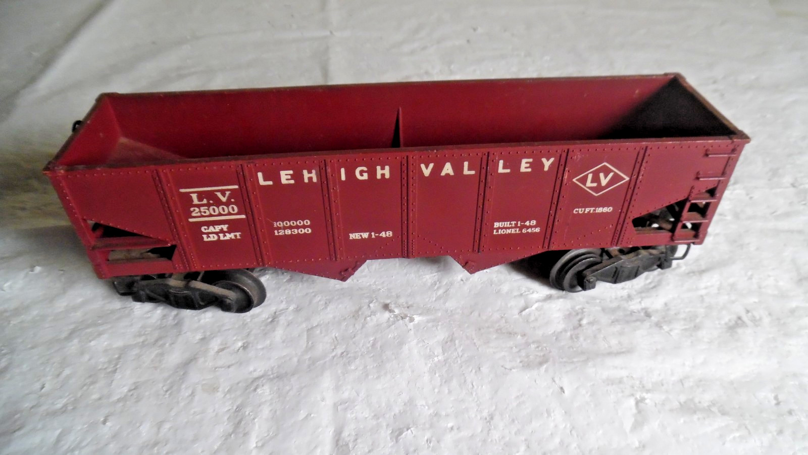 Lionel 6456 Vintage /Postwar Lehigh 0/027 2 Bay Hopper -Metal trucks/wheels