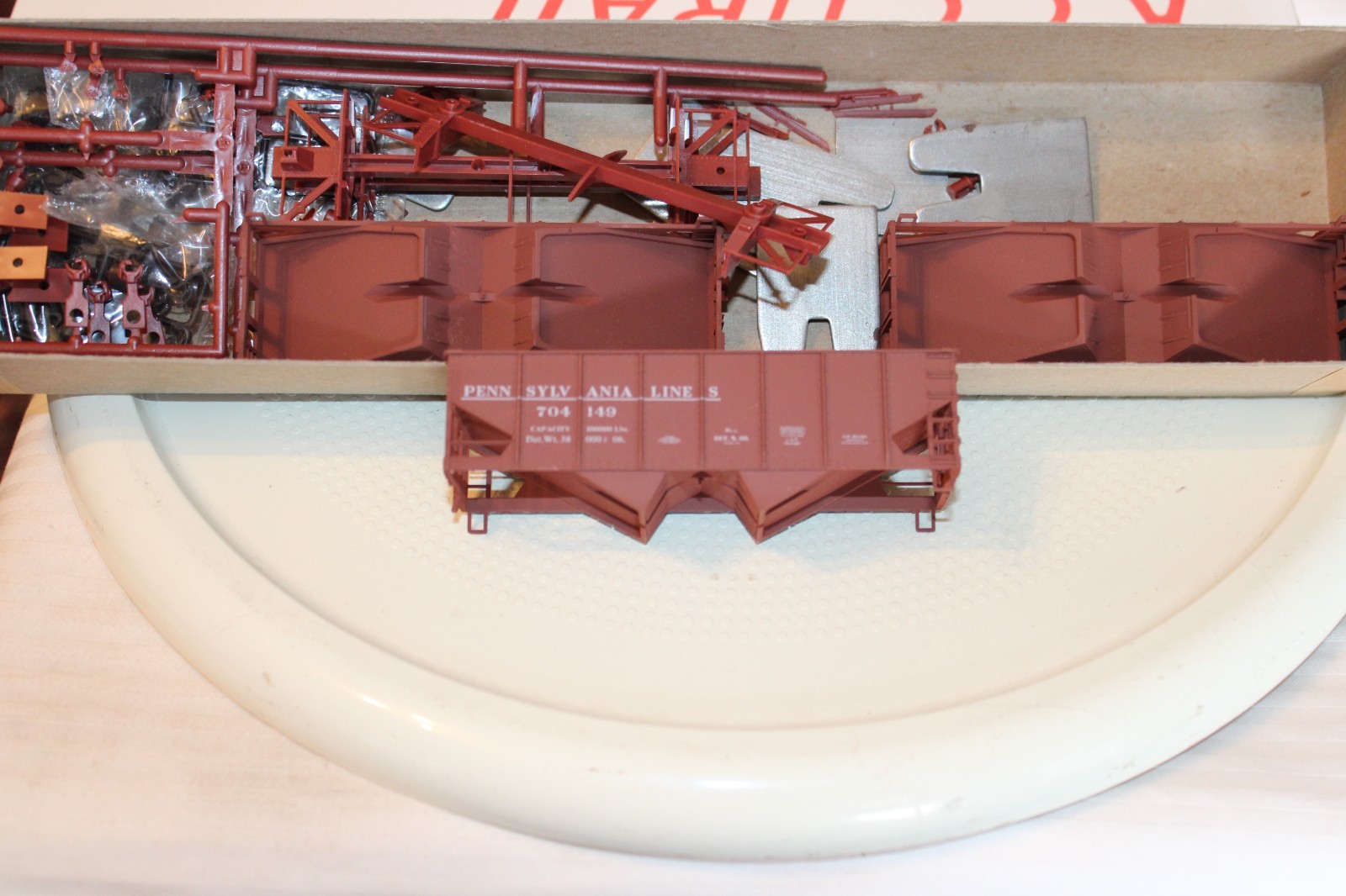 HO Scale Accurail, Set of 3, 2 Bay Hopper, Pennsylvania, Tuscan Red, BNOS #24224