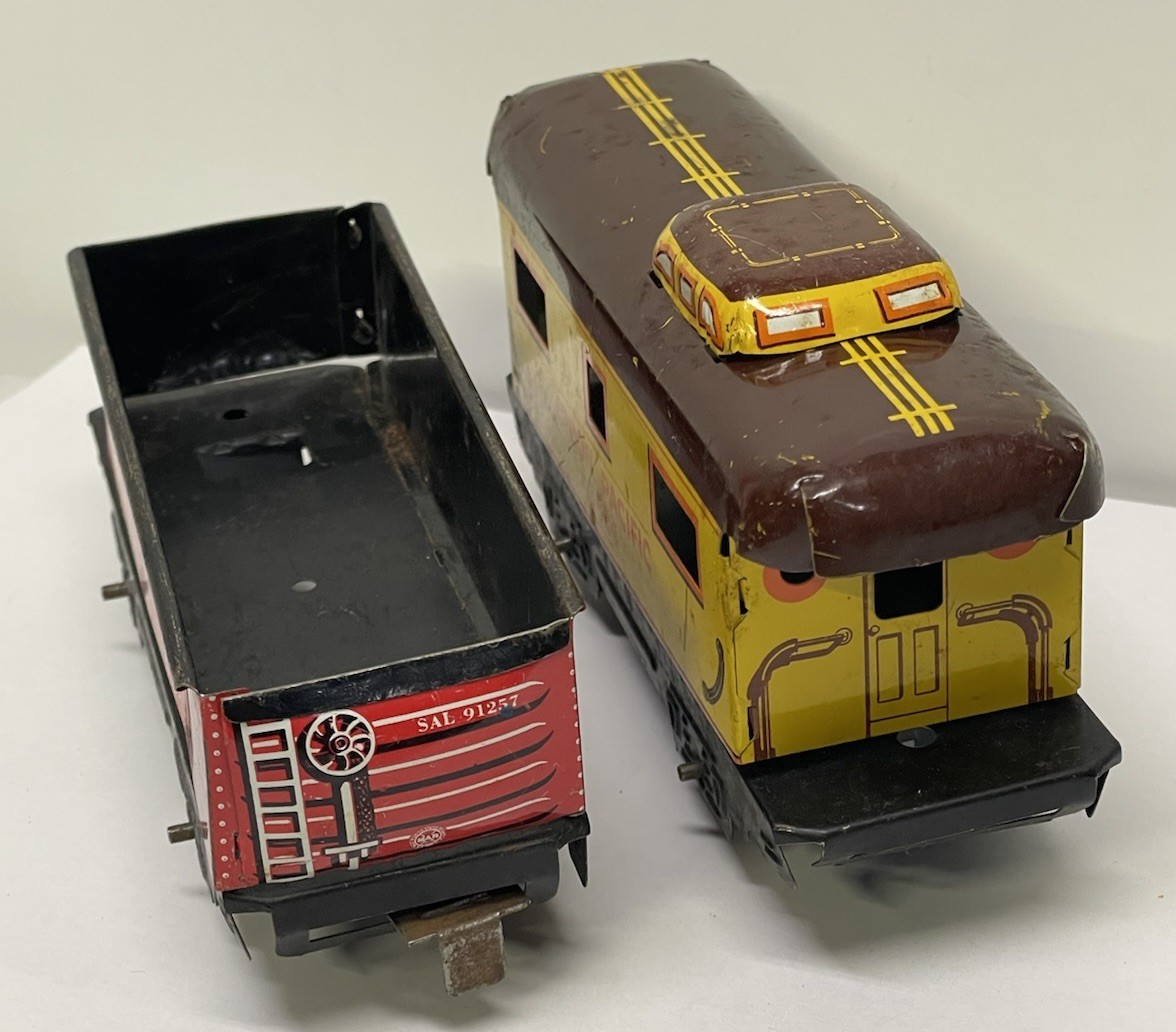 MARX O GAUGE TIN LITHO UNION PACIFIC CABOOSE #3824 & Seaboard 91257 Gondola Red