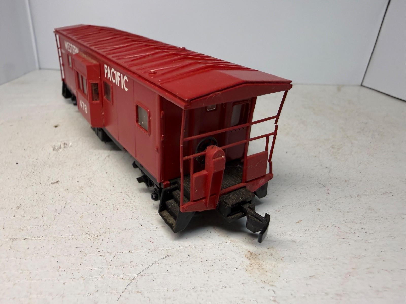HO Western Pacific International Bay Window Caboose #478