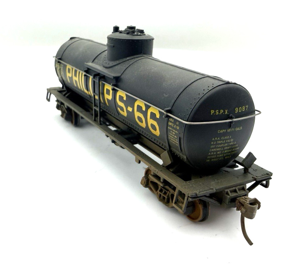 HO Unbranded Phillips 66 PSPX 32′ Tank Car Road #9087 Weathered Trucks