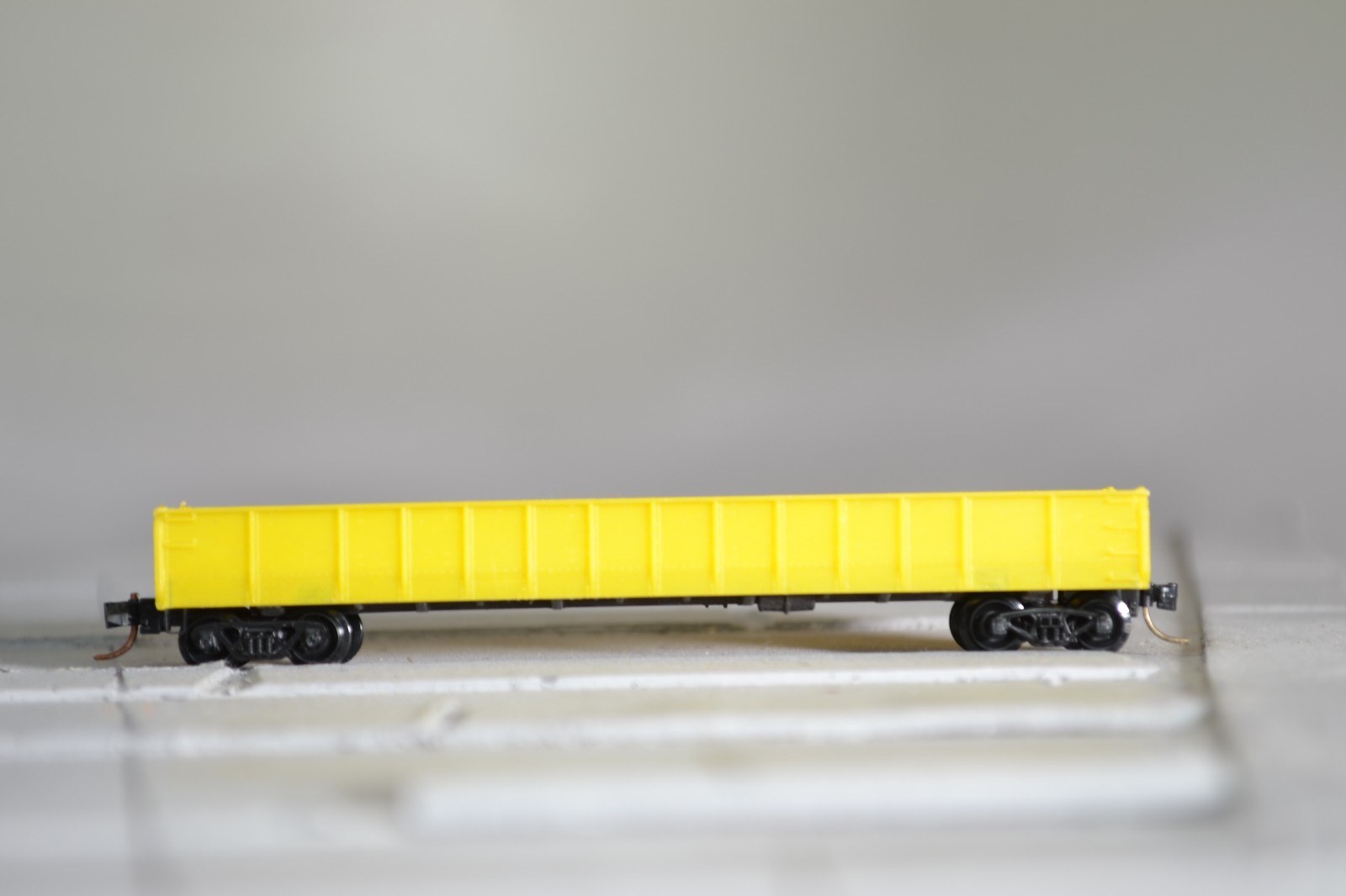16020 N Scale MICRO TRAINS GONDOLA UNDEC UNPAINTED