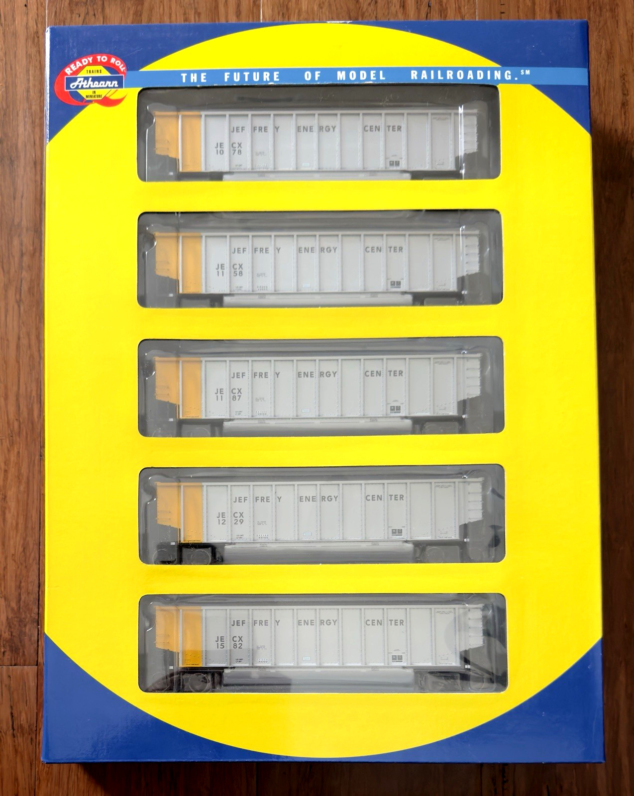 Athearn 93013 HO Scale Jeffrey Energy Center BethGon Coalporter (5 Pack)