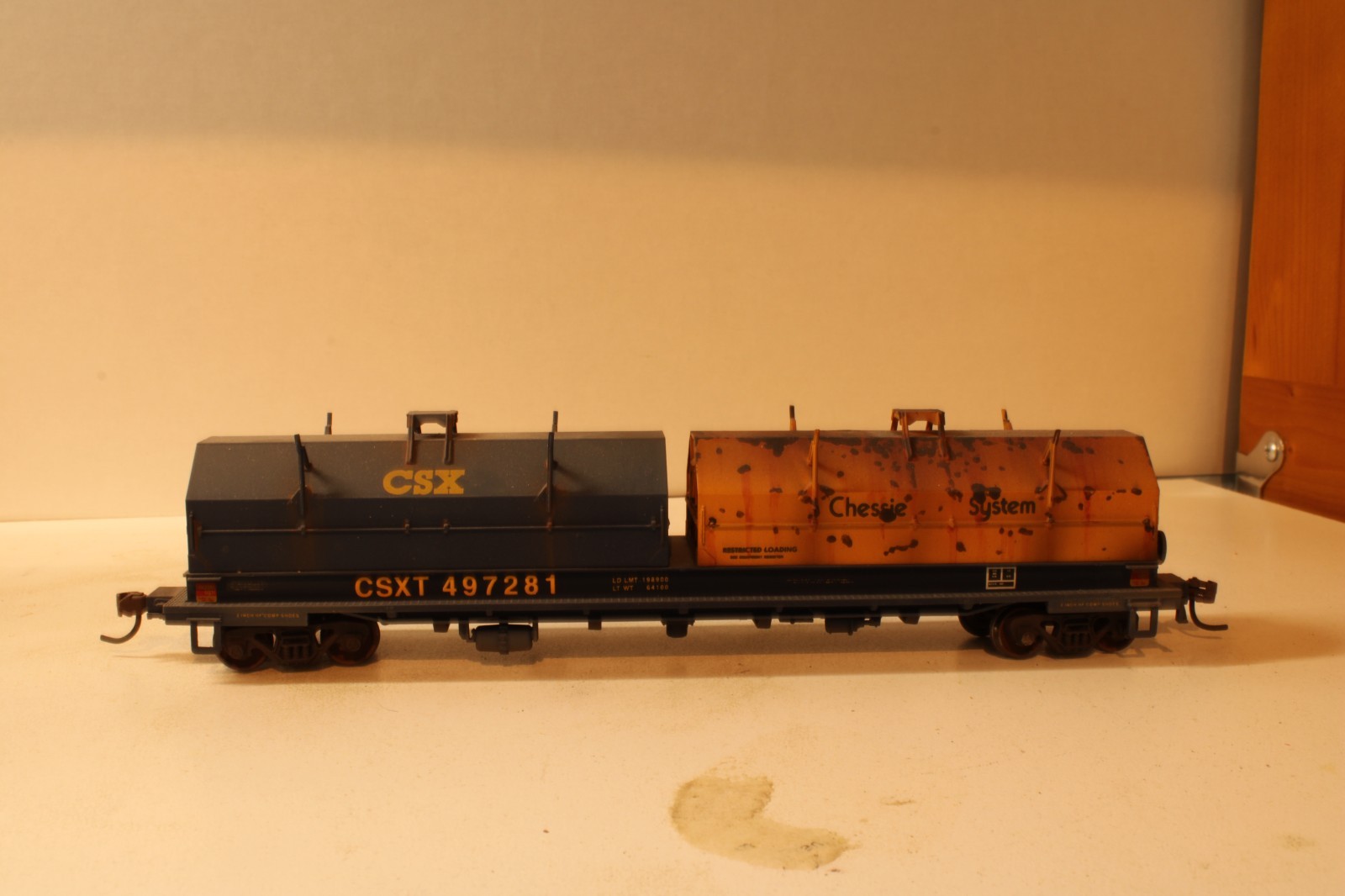 HO CUSTOM JOHN BEZUYEN CSX/CHESSIE COIL CAR