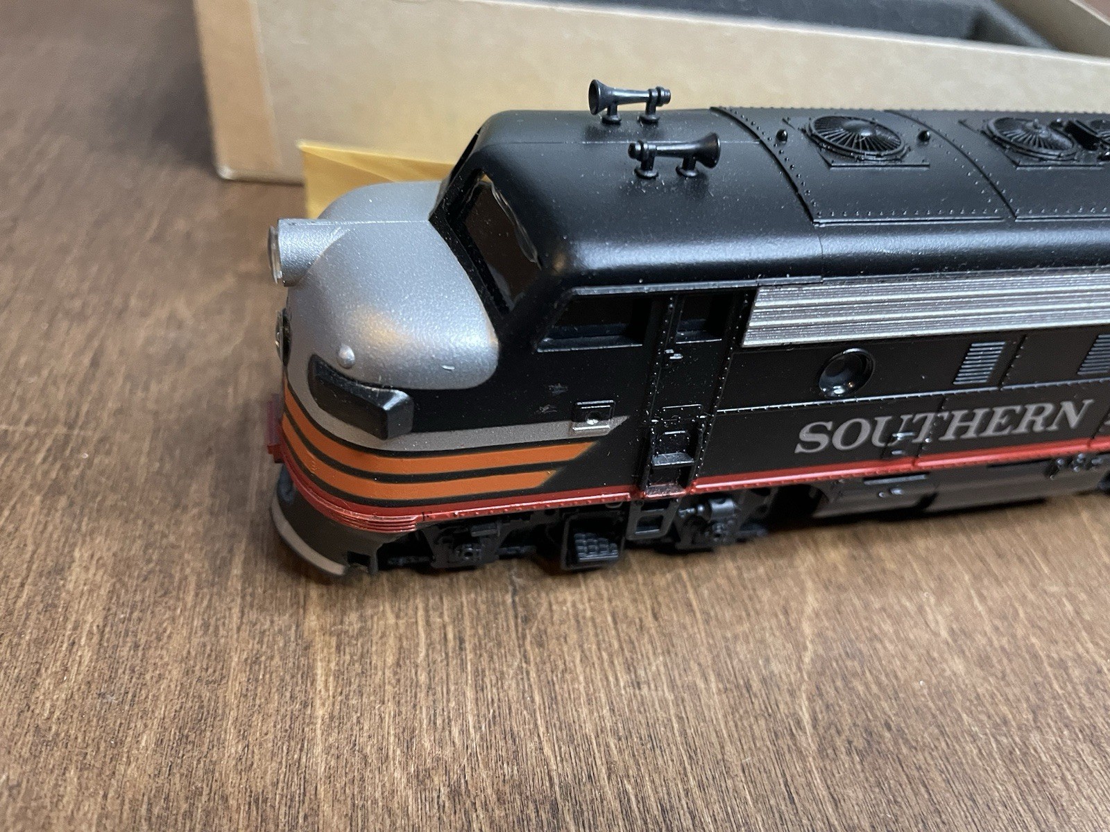 HO ATHEARN 3041 F7A SOUTHERN PACIFIC SP BLACK WIDOW DUMMY