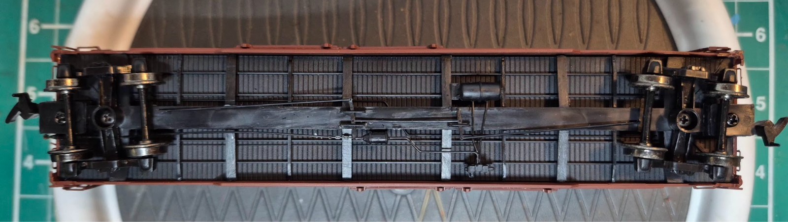 HO Scale Proto 2000 Southern Railway 50′ Automobile Boxcar #42124 – Assembled