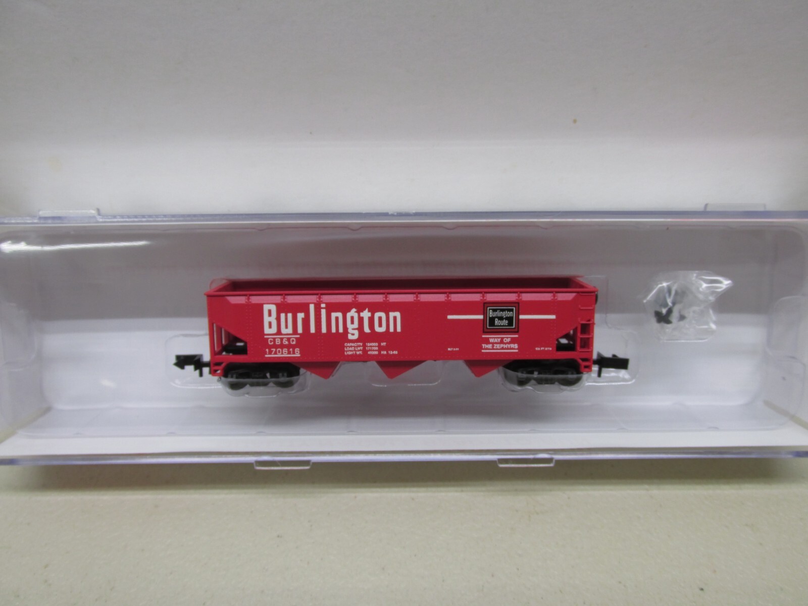 ROUNDHOUSE ~ C.B. & Q. BURLINGTON 40′ 3-BAY HOPPER CAR # 170616 ~ N SCALE