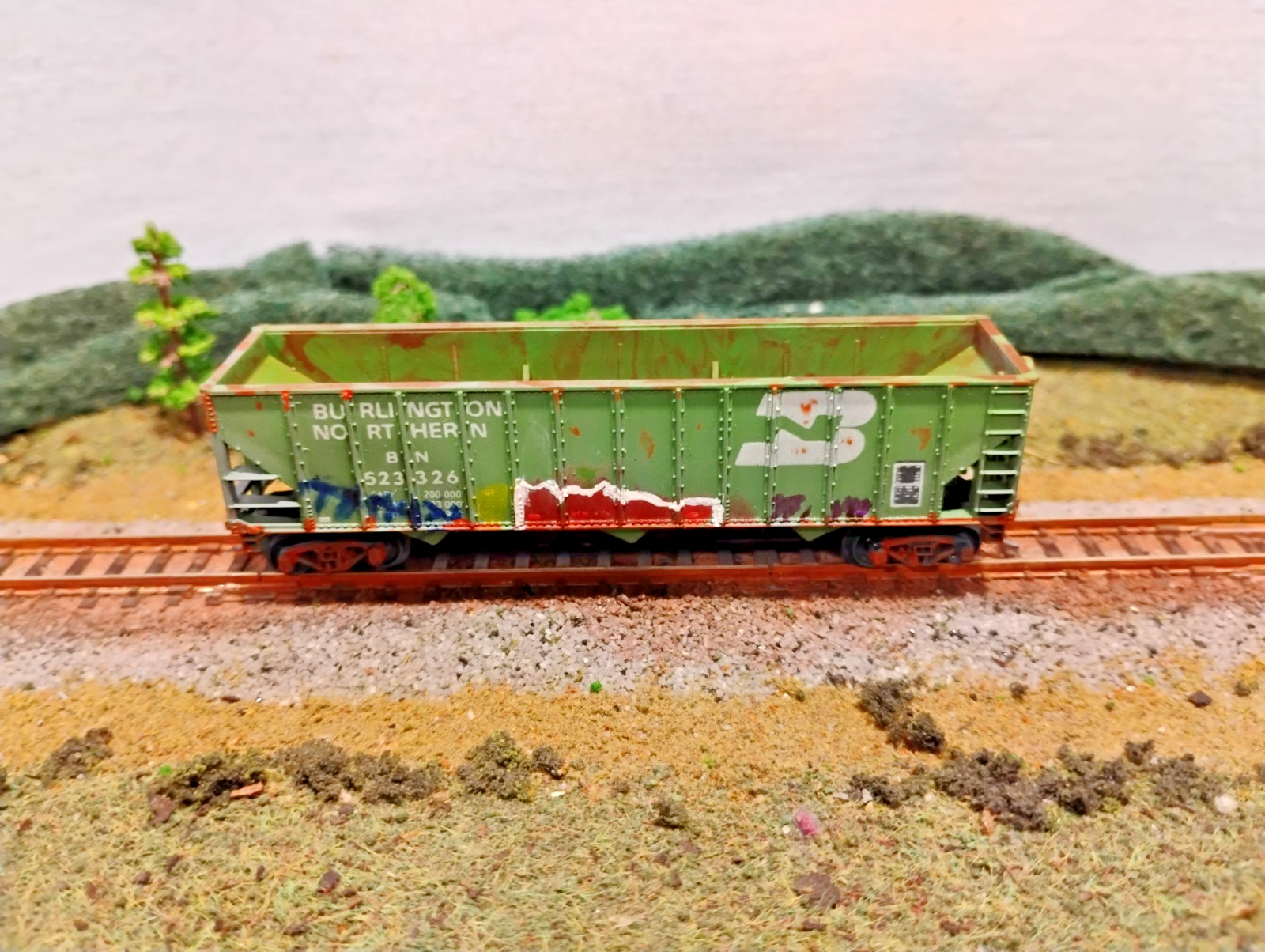 N Scale 50 ft Coal Hopper. Unknown brand. With MT Couplers.