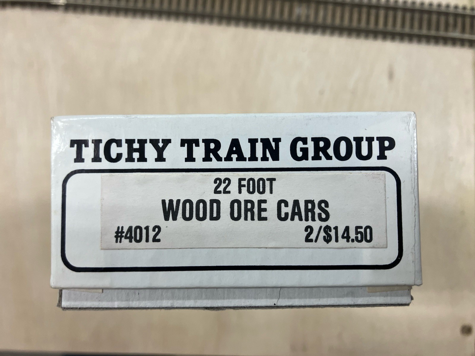 HO Scale Tichy Train Group 4012 Undecorated 22′ Wood Ore Car 2-Pack Kit
