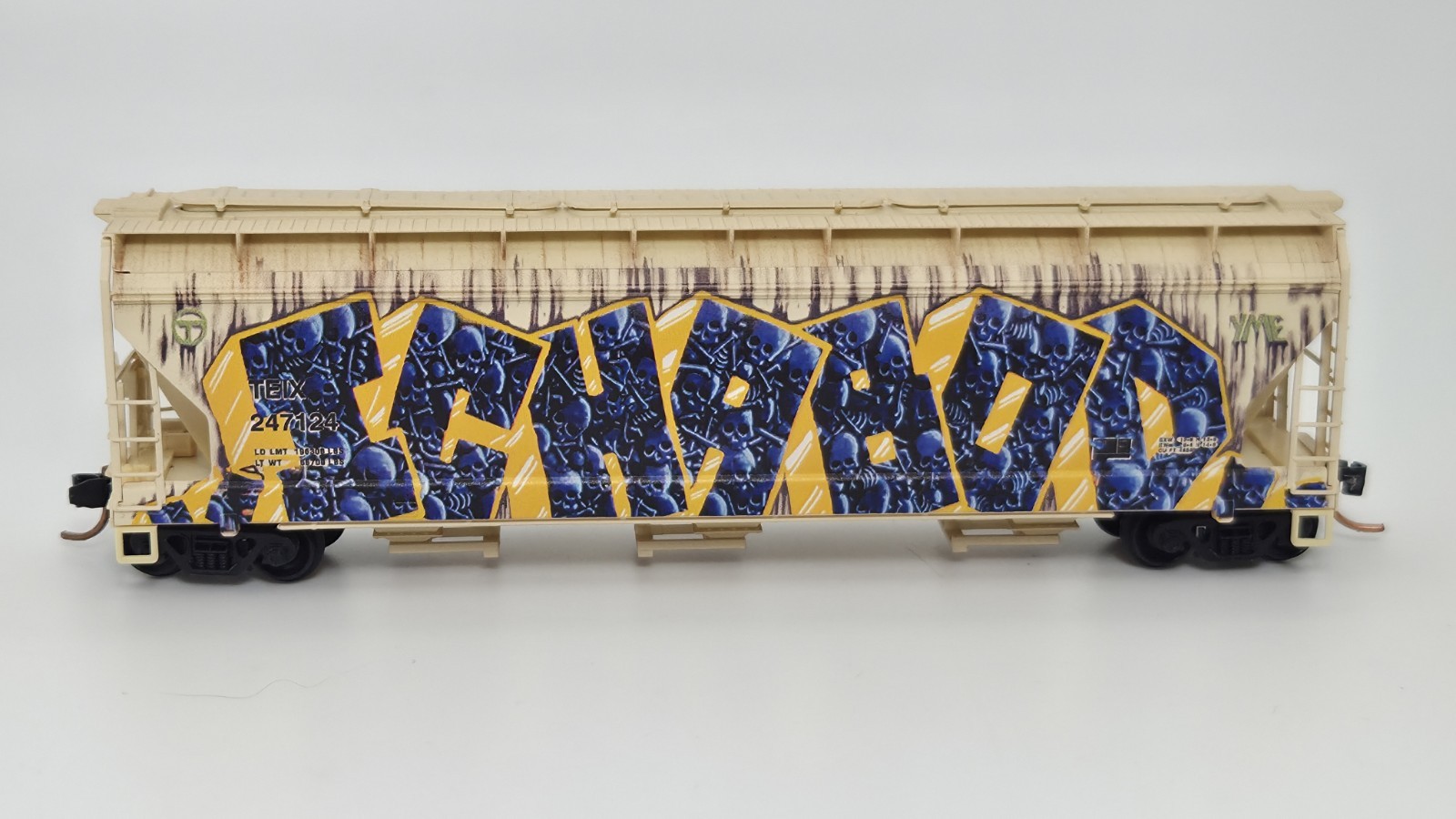 Micro-Trains 09444460 TEIX #247124 3-Bay Covered Hopper ICHABOD Graffiti N Scale
