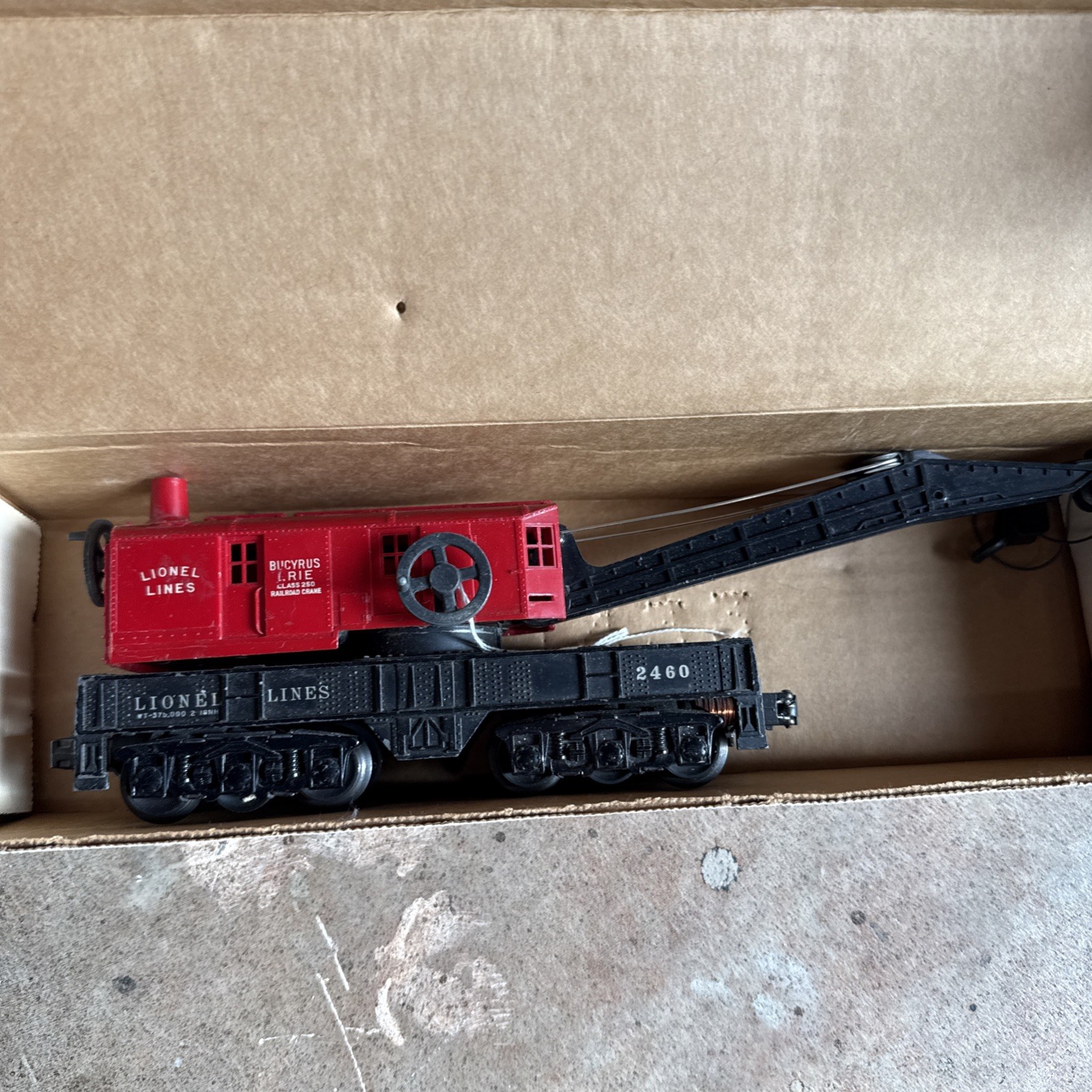 Rare Red with Black top Lionel 2460 Post-War Operating Work Crane