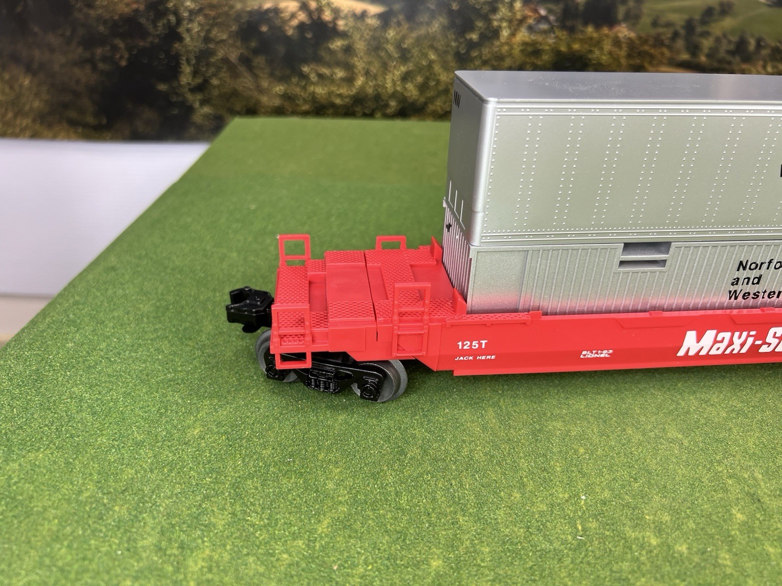 LIONEL NORFOLK & WESTERN MAXI-STACK FFLATCAR 6-16360, O GAUGE, LNIB