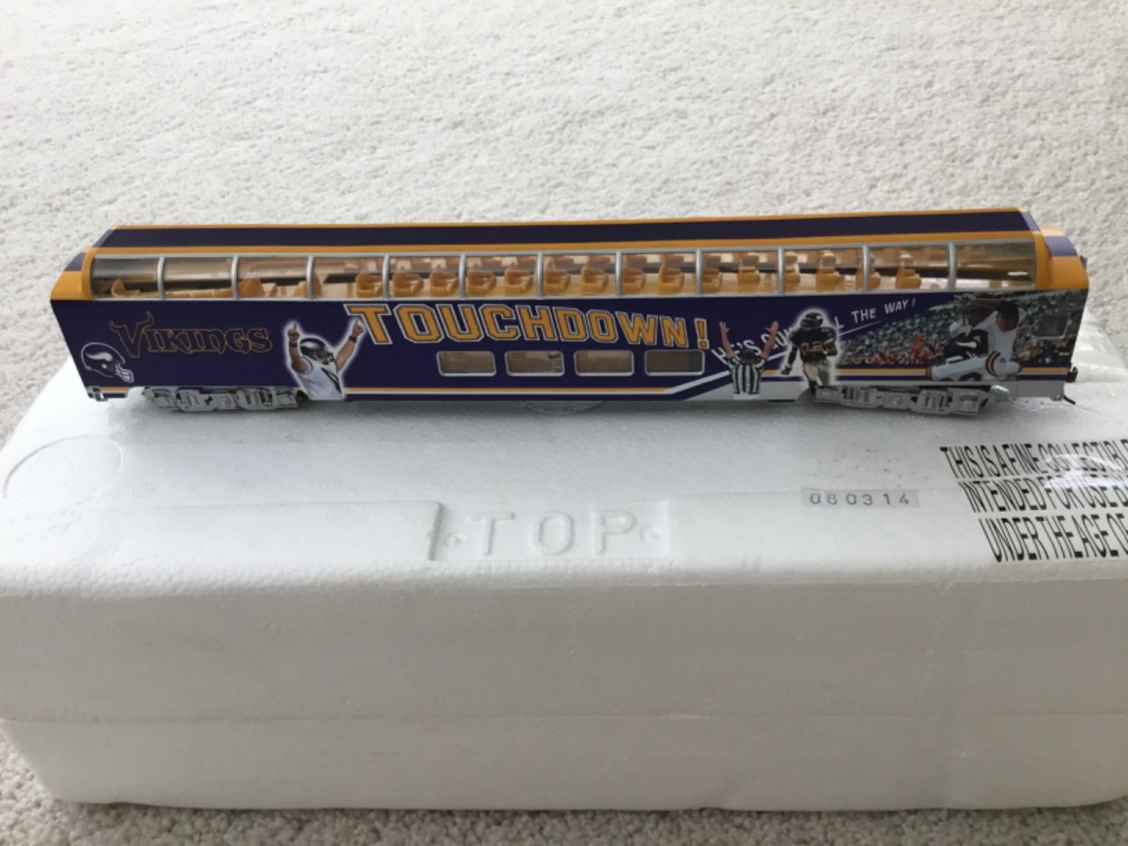 Hawthorne Village NFL Minnesota Vikings ” Touchdown ” Car