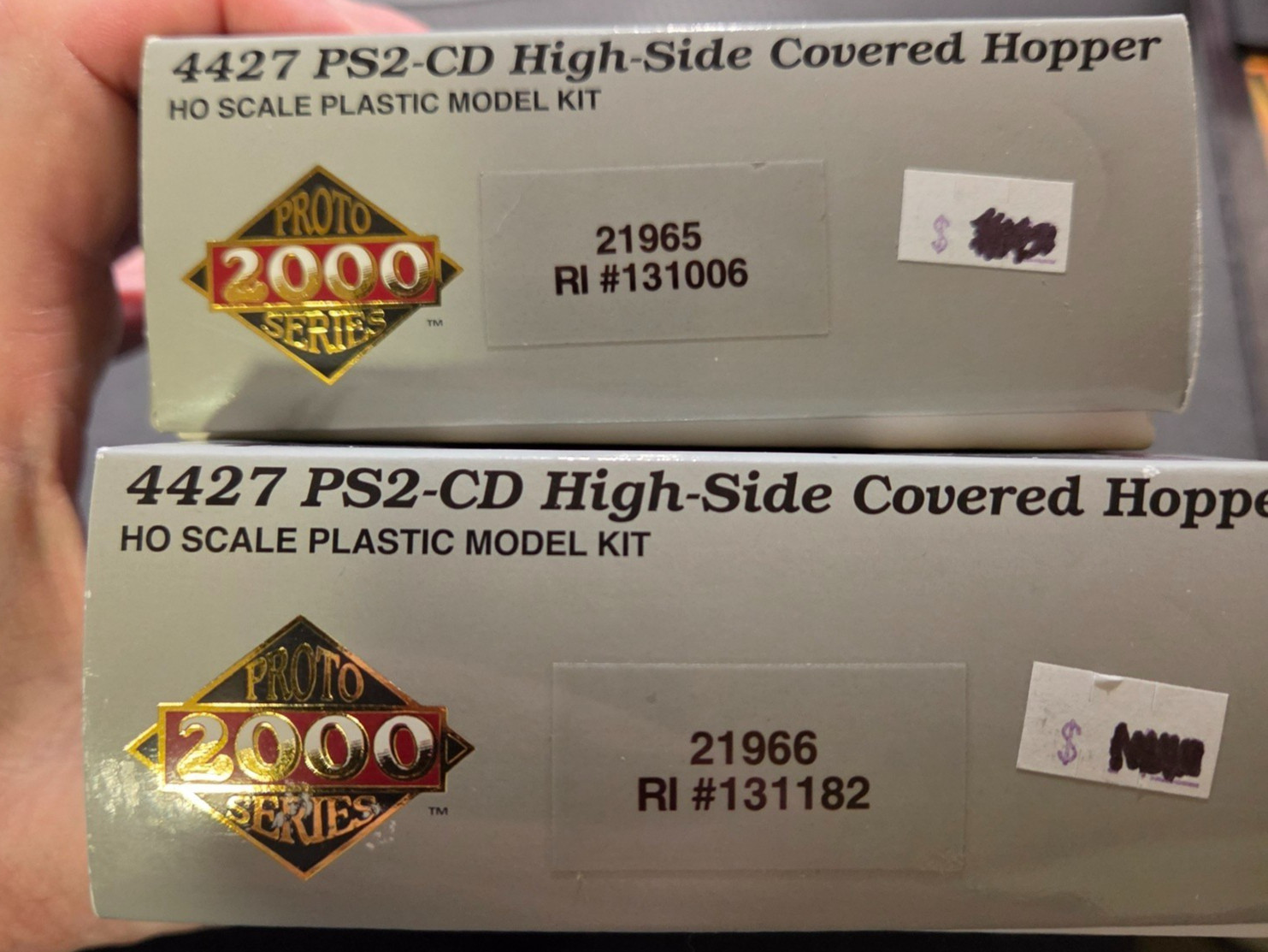 Proto 2000 PS2-CD High-Side Covered Hopper – 2 Cars – Rock Island – New