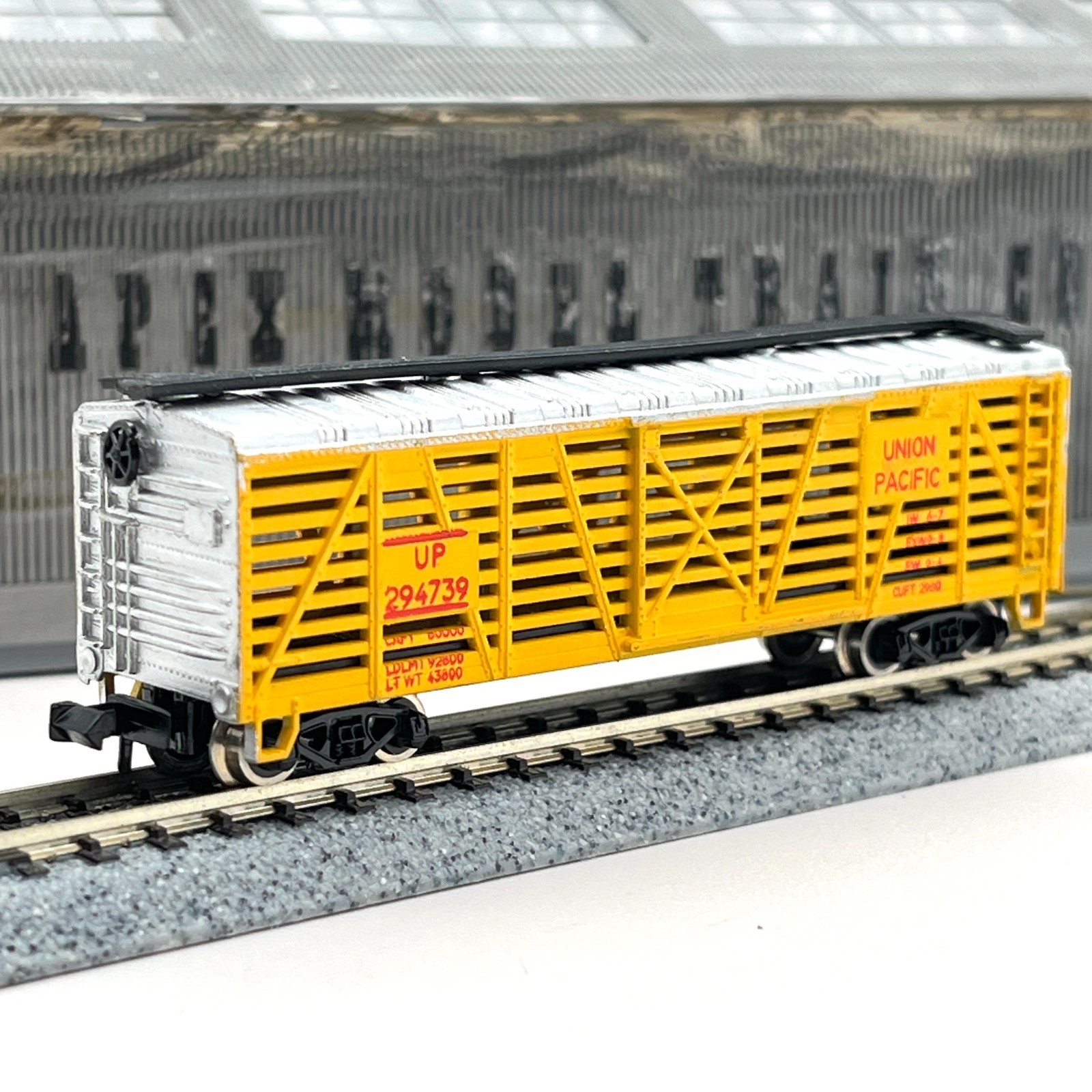 Model Power N Scale 3442 Union Pacific Despatch Stock Cattle Car UP 294739