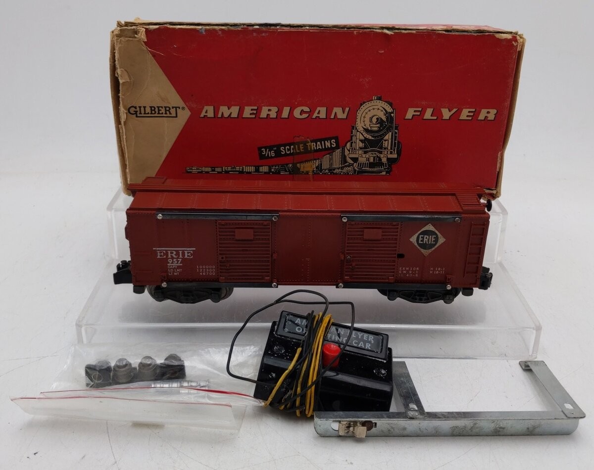 American Flyer 957 VIntage S Erie Operating Tuscan/White Boxcar/Box
