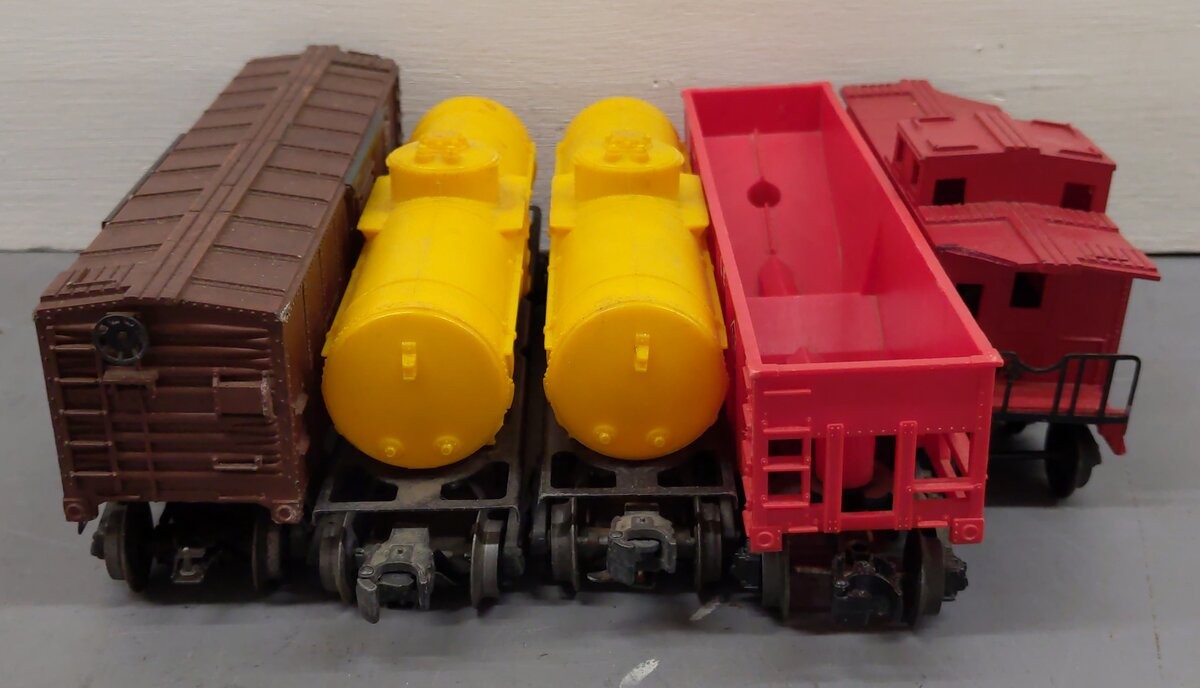 Lionel Vintage O Freight Cars: 2257, 6015, 6015, X6454, 6076 [5]