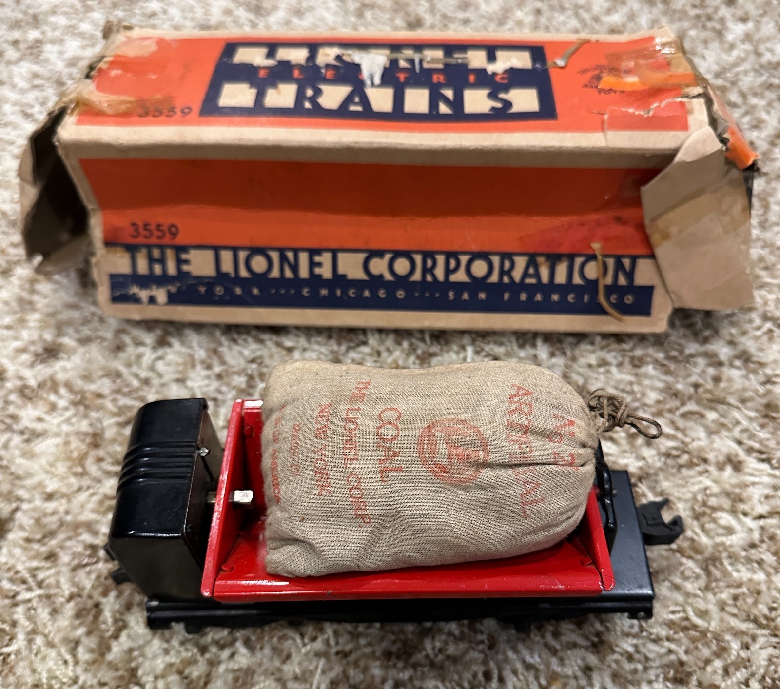 Lionel 3559 Vintage O Automatic Dump Car with Coal Bag