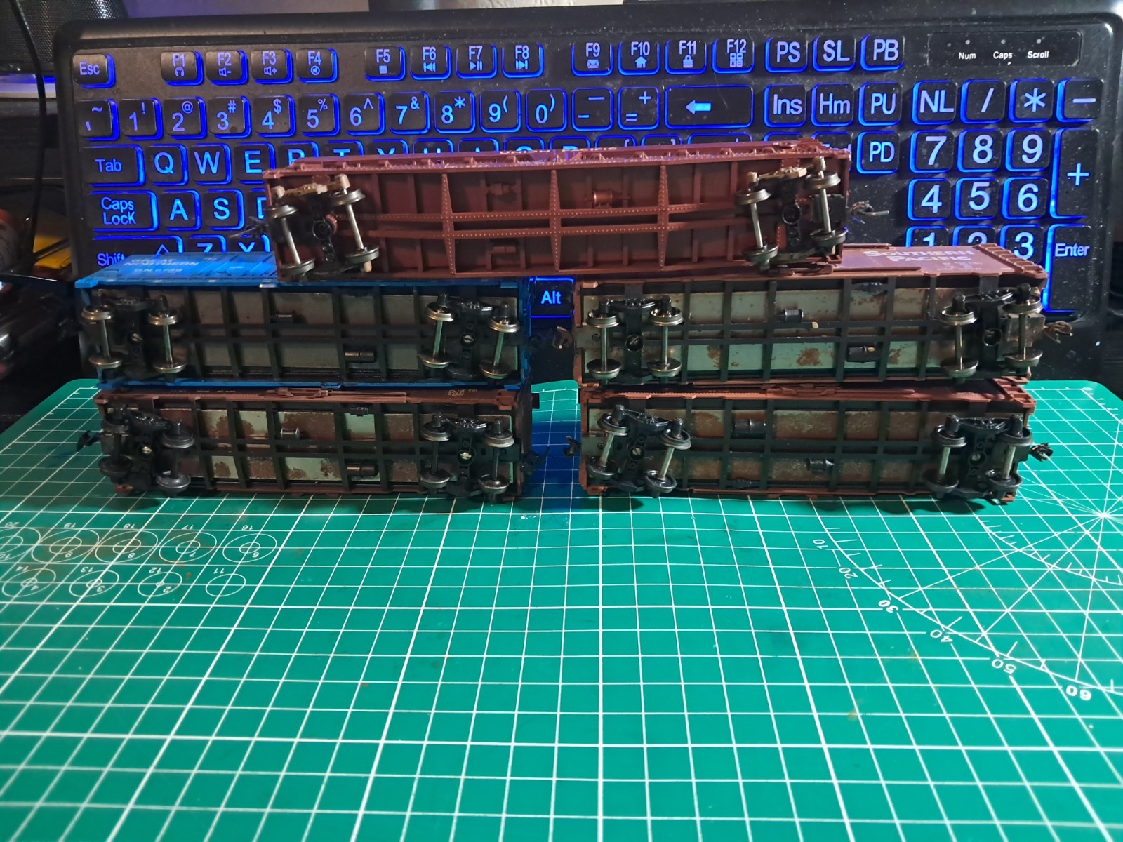 LOT of 5 Athearn Blue Box BB Freight, Box Cars MIX Horn Hook/Knuckle HO Scale