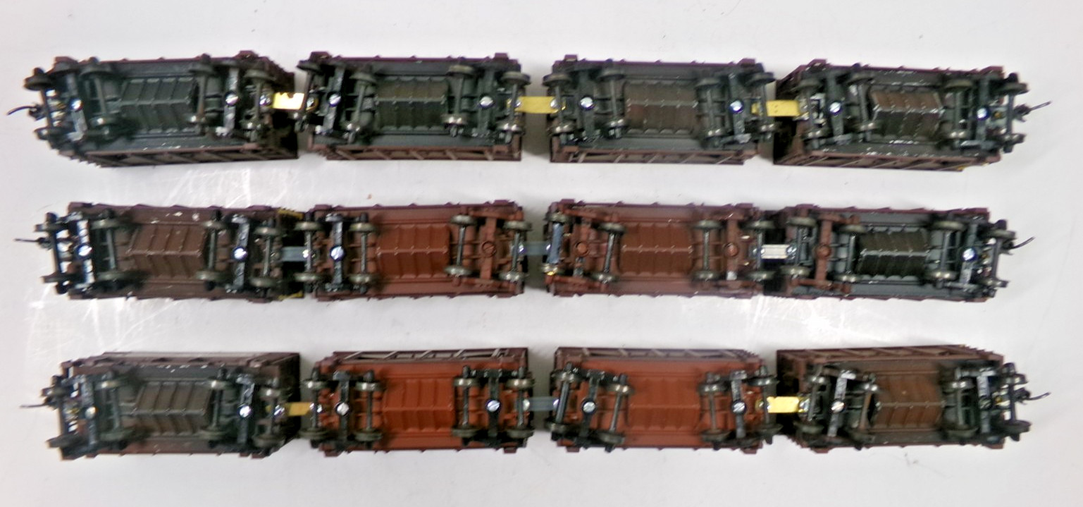 (12) HO gauge ore cars (lot 6256)