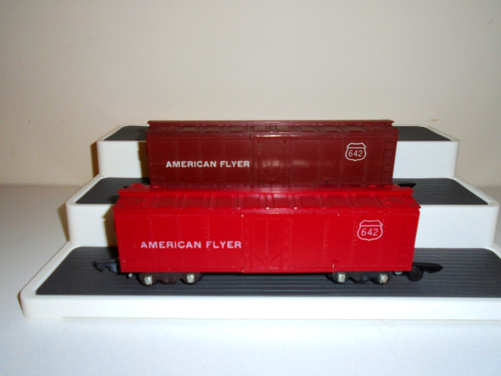 642 AMERICAN FLYER REEFERS (2) TUSCAN & RED S GAUGE VINTAGE 1952