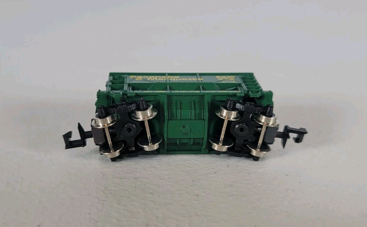 Atlas N Scale Escanaba & Marquette 70 Ton Ore Car #348 Green w/ Coal Load 3209
