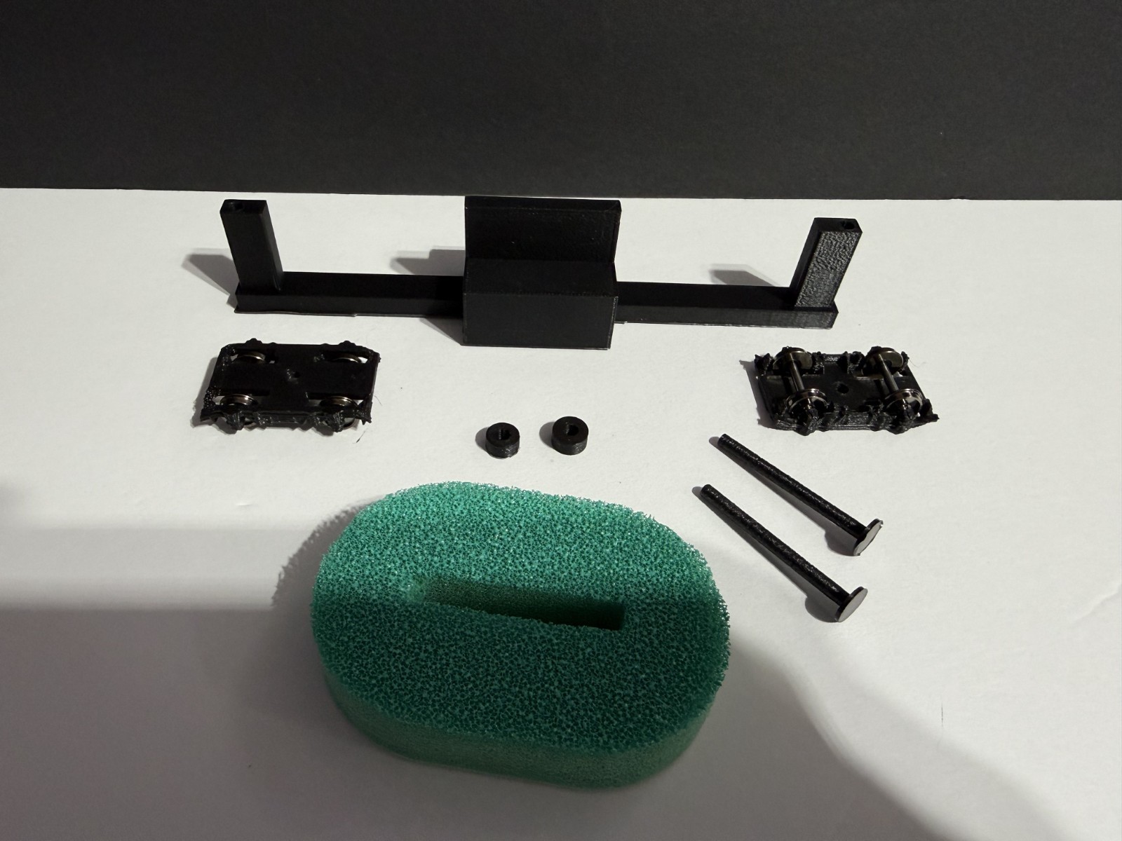 HO Scale Track Cleaning Car with 2-Sided Pad -Push by hand or in front of engine