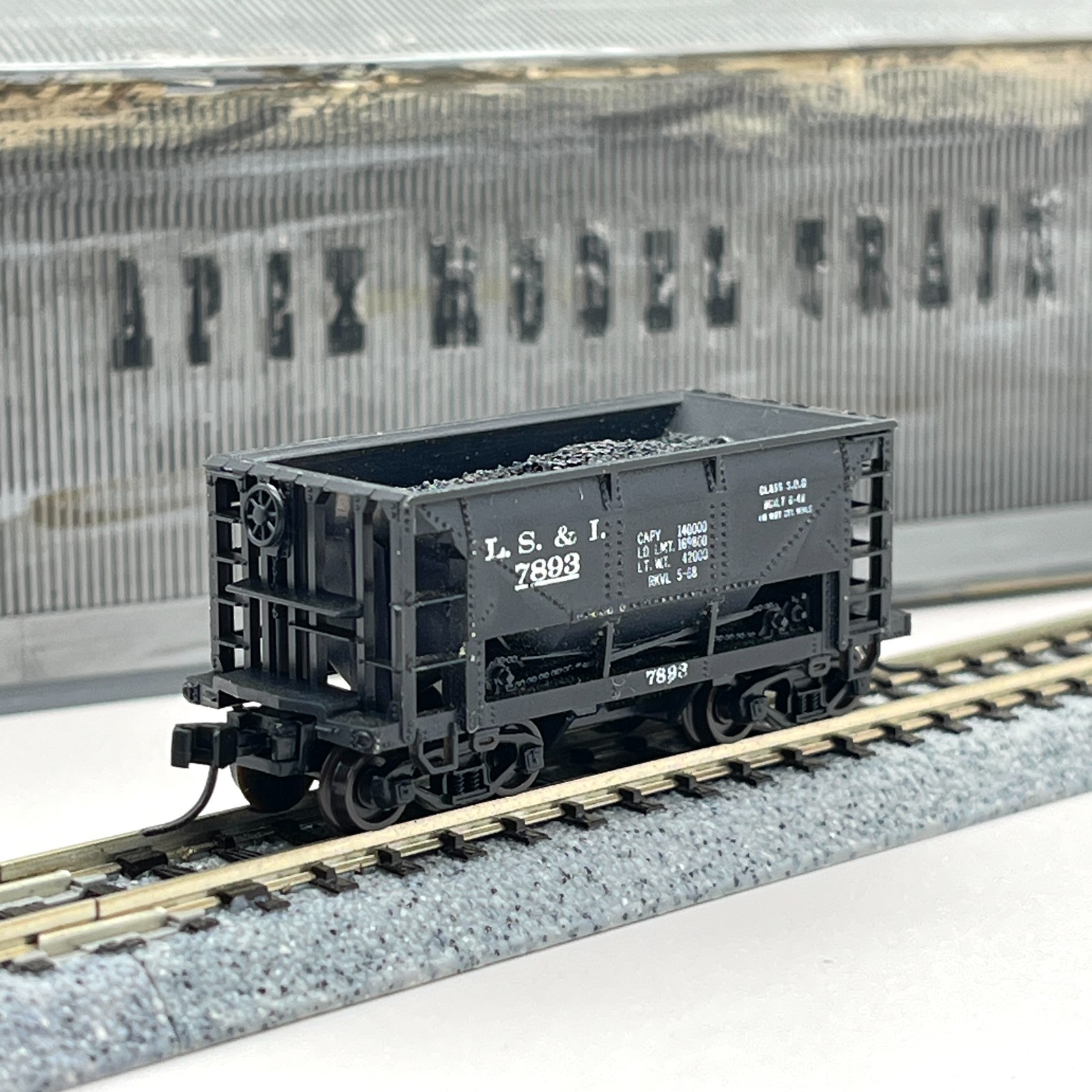 Atlas N Scale 2454 Lake Superior Ishpeming 70 Ton Ore Hopper 7893 w/ Knuckle Cpl