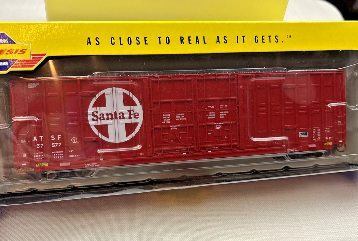 Athearn Genesis HO Scale ATSF Santa Fe Red 60′ Berwick Box Car #37577 NOS Opened