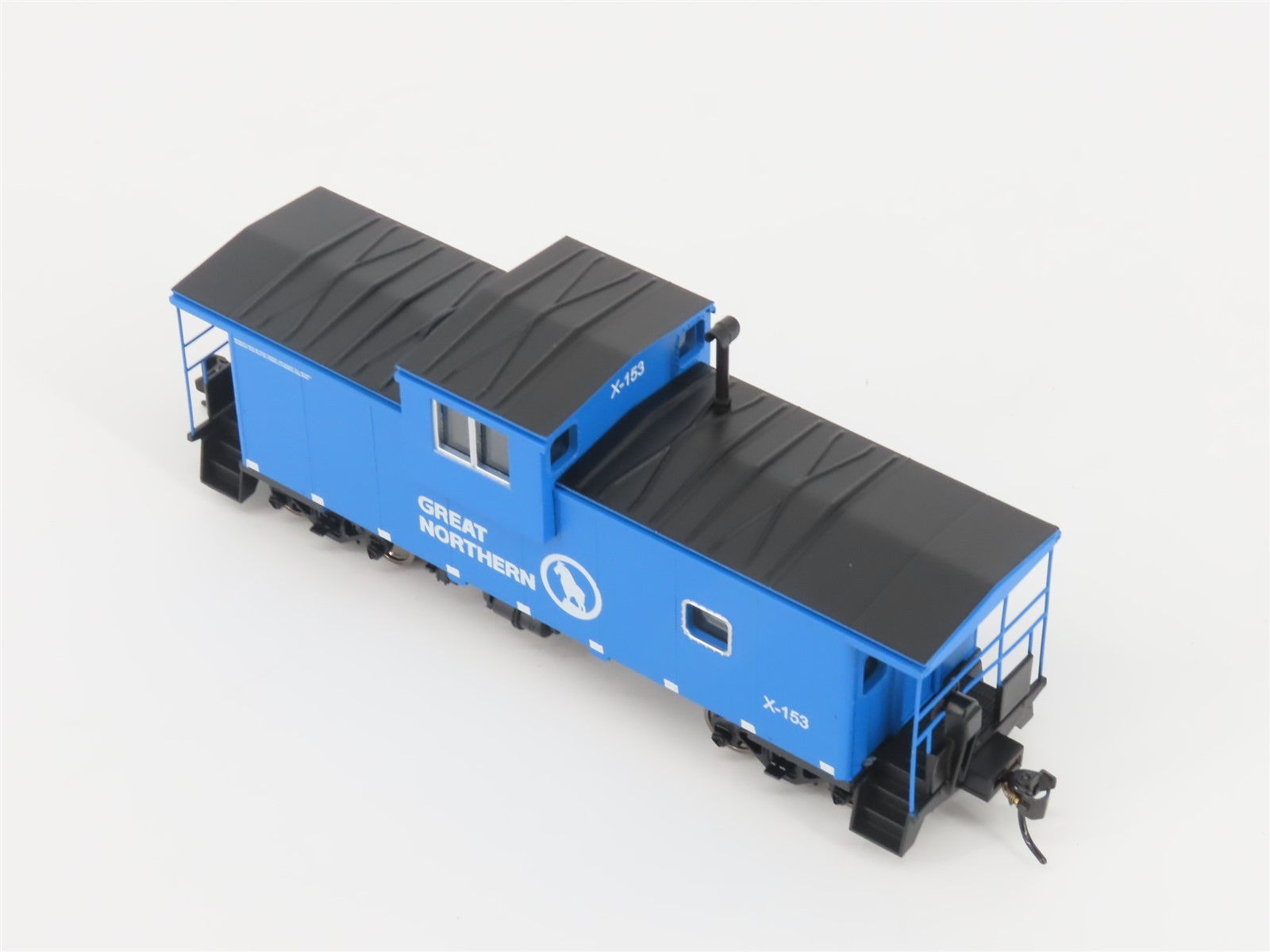 HO Walthers Mainline 910-8716 GN Big Sky Blue Int’l Extended Wide Vision Caboose