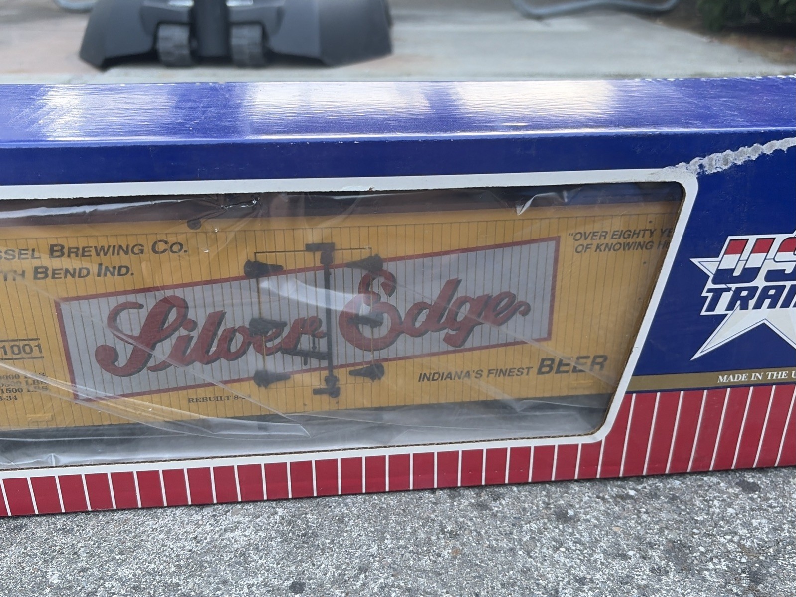 USA Trains R16040 G Scale Silver Edge Beer Reefer Boxcar with Box