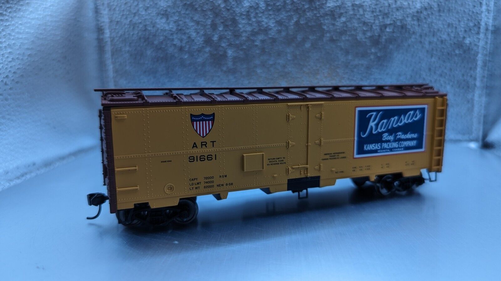 WALTHERS HO 40′ Steel Meat Reefer Kansas Packing Co. Art #91661 910-3507 Plastic