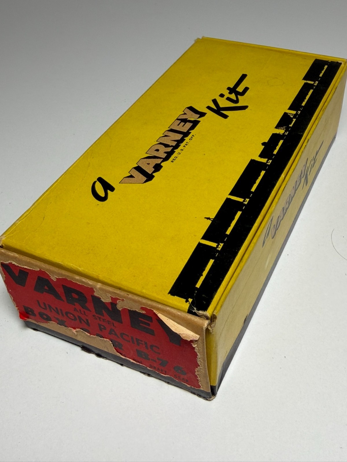 1950’s Varney HO B-76 Union Pacific UP 40′ Single Door Boxcar – Missing Trucks