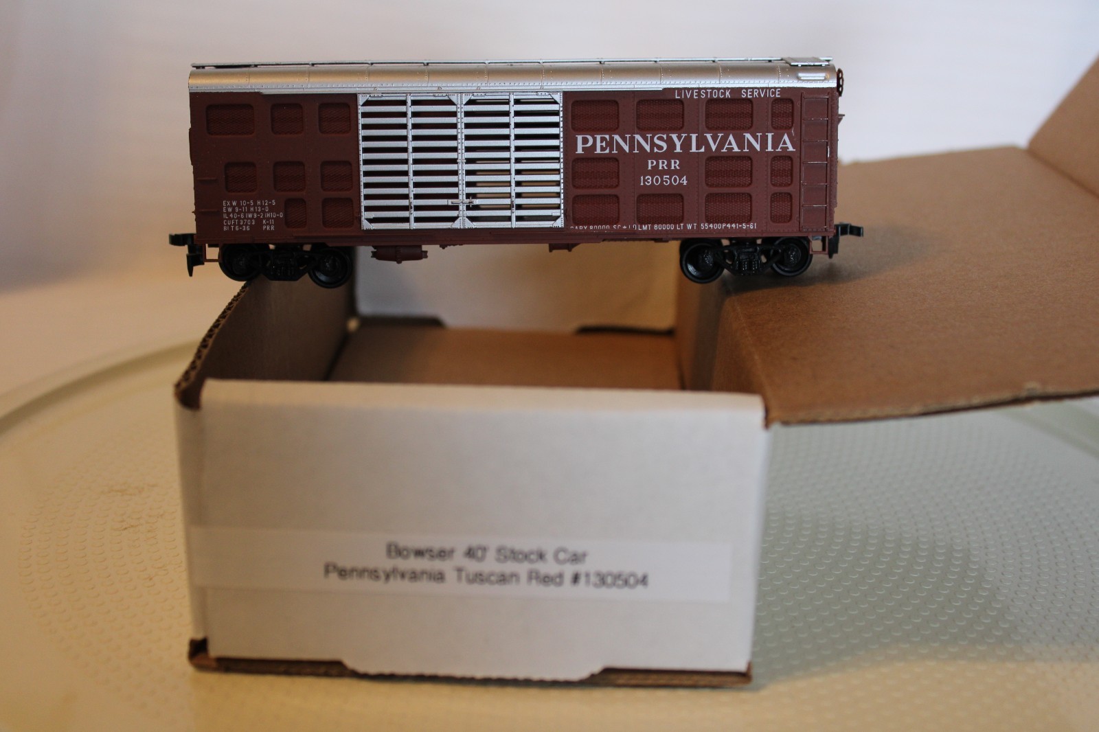 HO Scale Bowser, 40′ Stock Car, Pennsylvania, Tuscan Red, #130504 (WB) Built