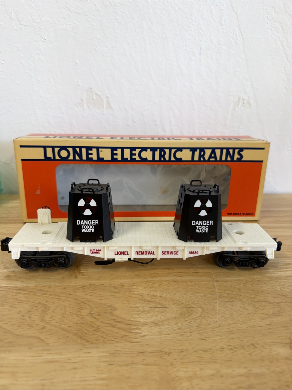 Lionel Toxic Waste Car White – O Gauge – Tested – 6-16689