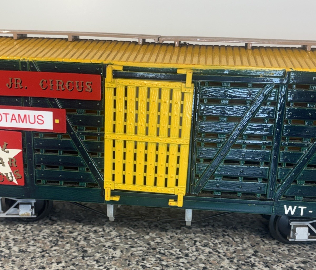 Bachmann 98171 Emmett Kelly Jr Circus Elephant Car REPAINTED G Scale Freight Car