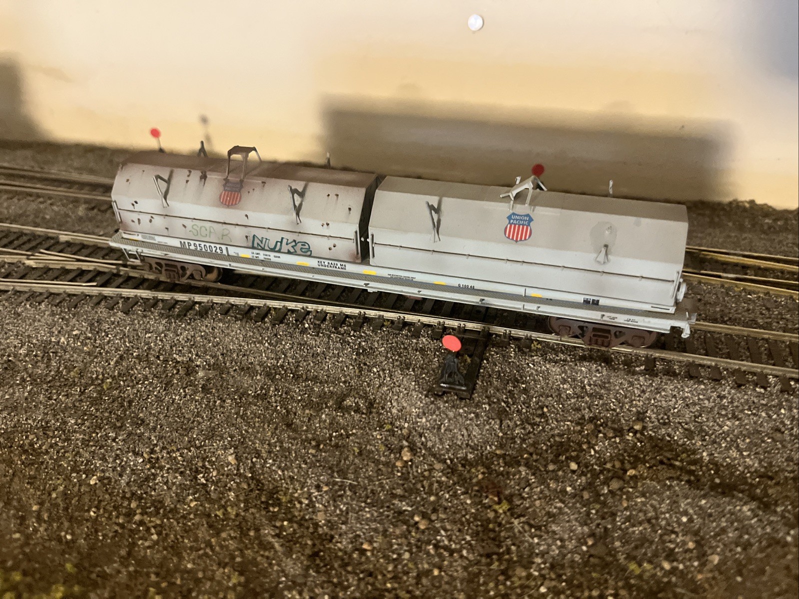 HO Scale Red Caboose 100 Ton Evans Steel Coil Car UP/MP 950029 MWKD DAMAGED Read