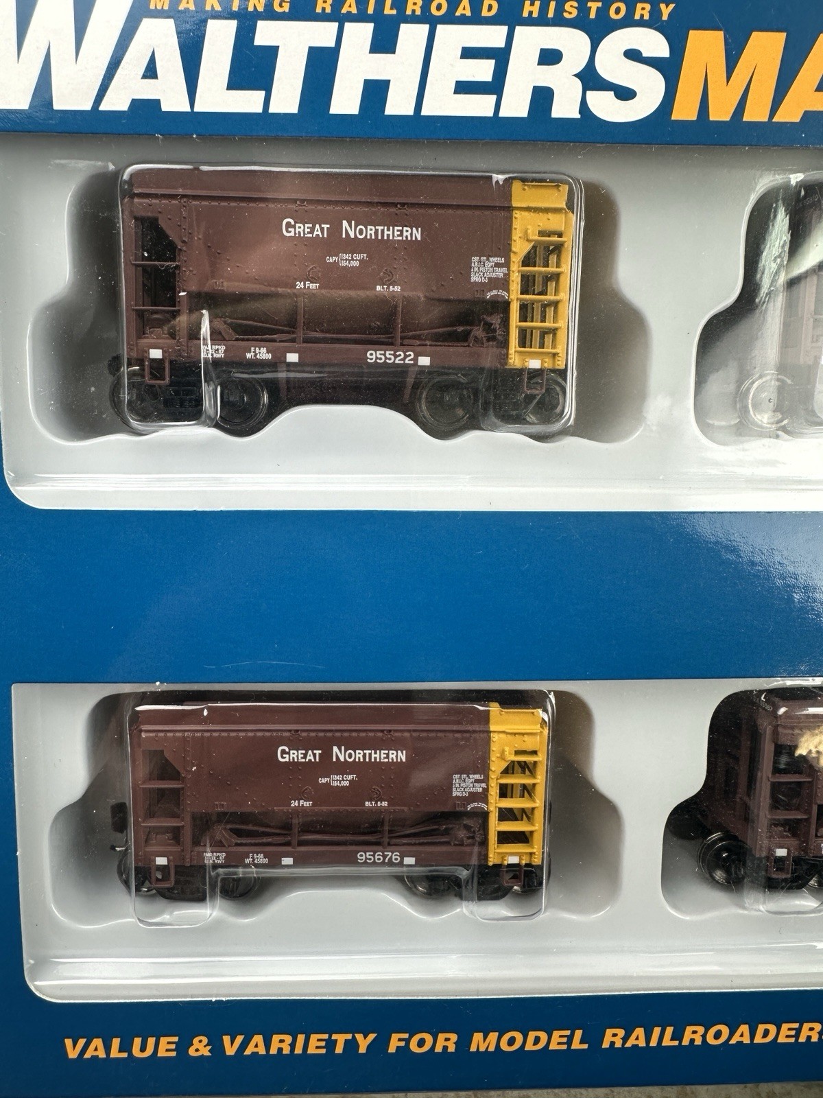 Walthers Mainline HO Scale 24’ MN Taconite Ore Car Great Northern 910-58060