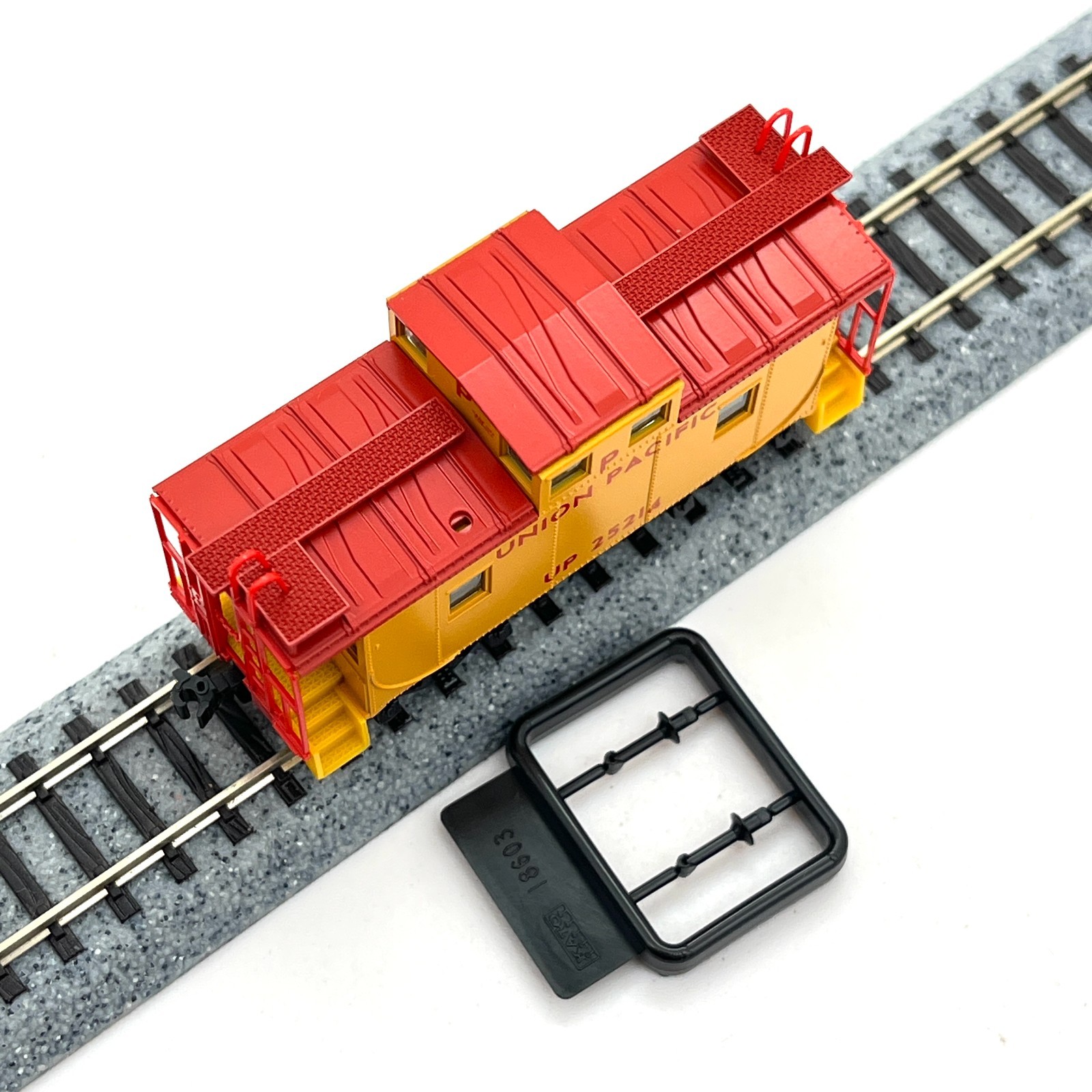 Kato N Scale Union Pacific Cupola Caboose UP 25214 LED LIGHTED