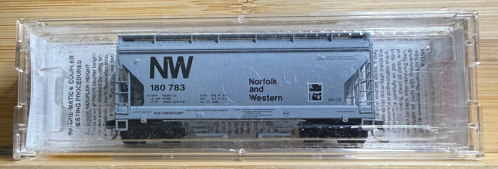 MicroTrains N-Scale 2 Bay ACF Centerflow Covered Hopper Norfolk Western 92050