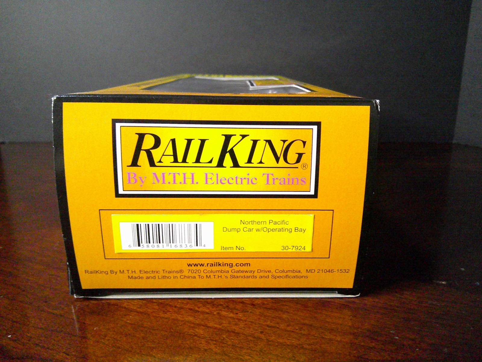 Rail King #30-7924 Northern Pacific Dump Car w/ Operating Bay, NIB, Elec Trains