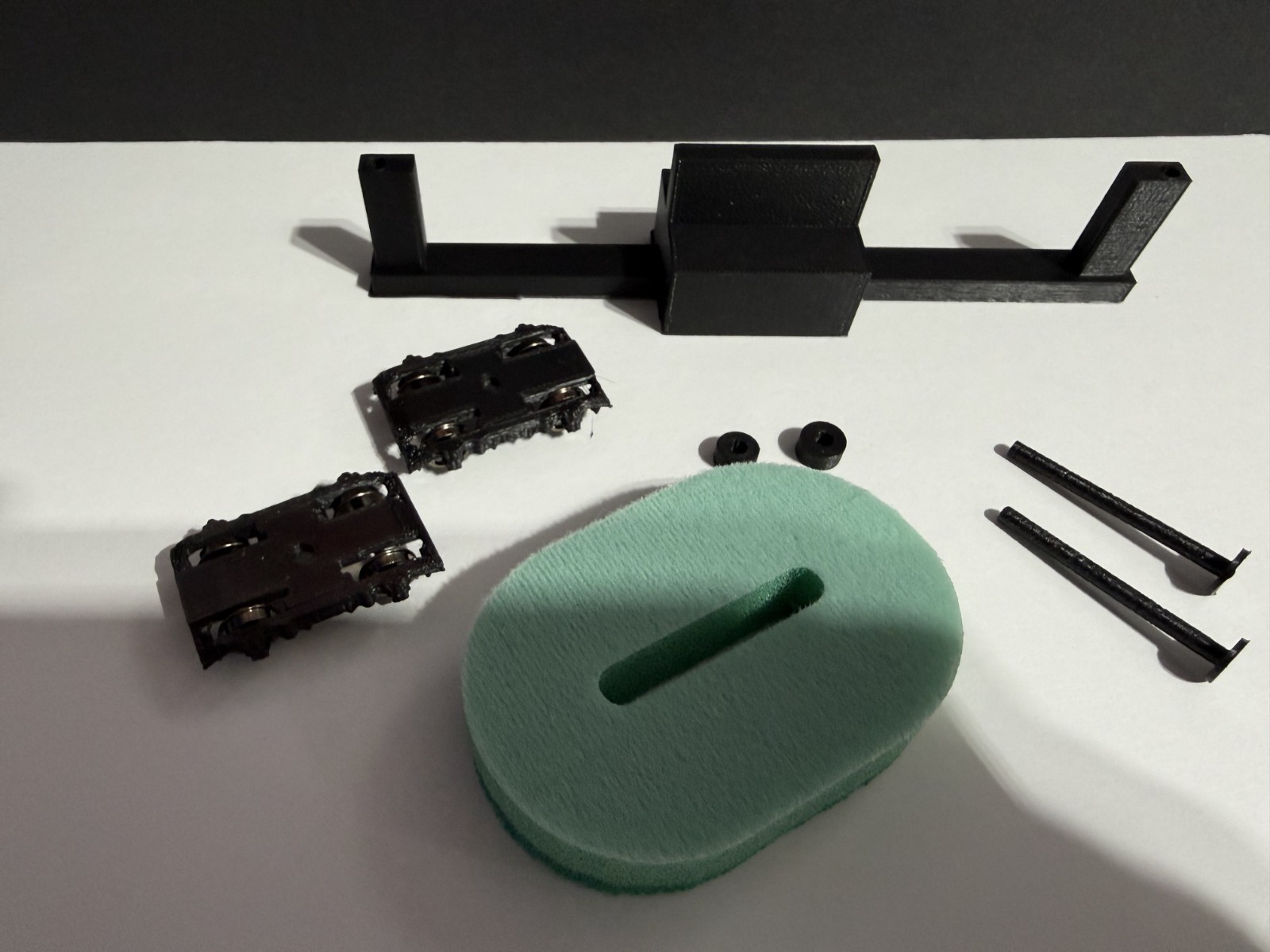 HO Scale Track Cleaning Car with 2-Sided Pad -Push by hand or in front of engine