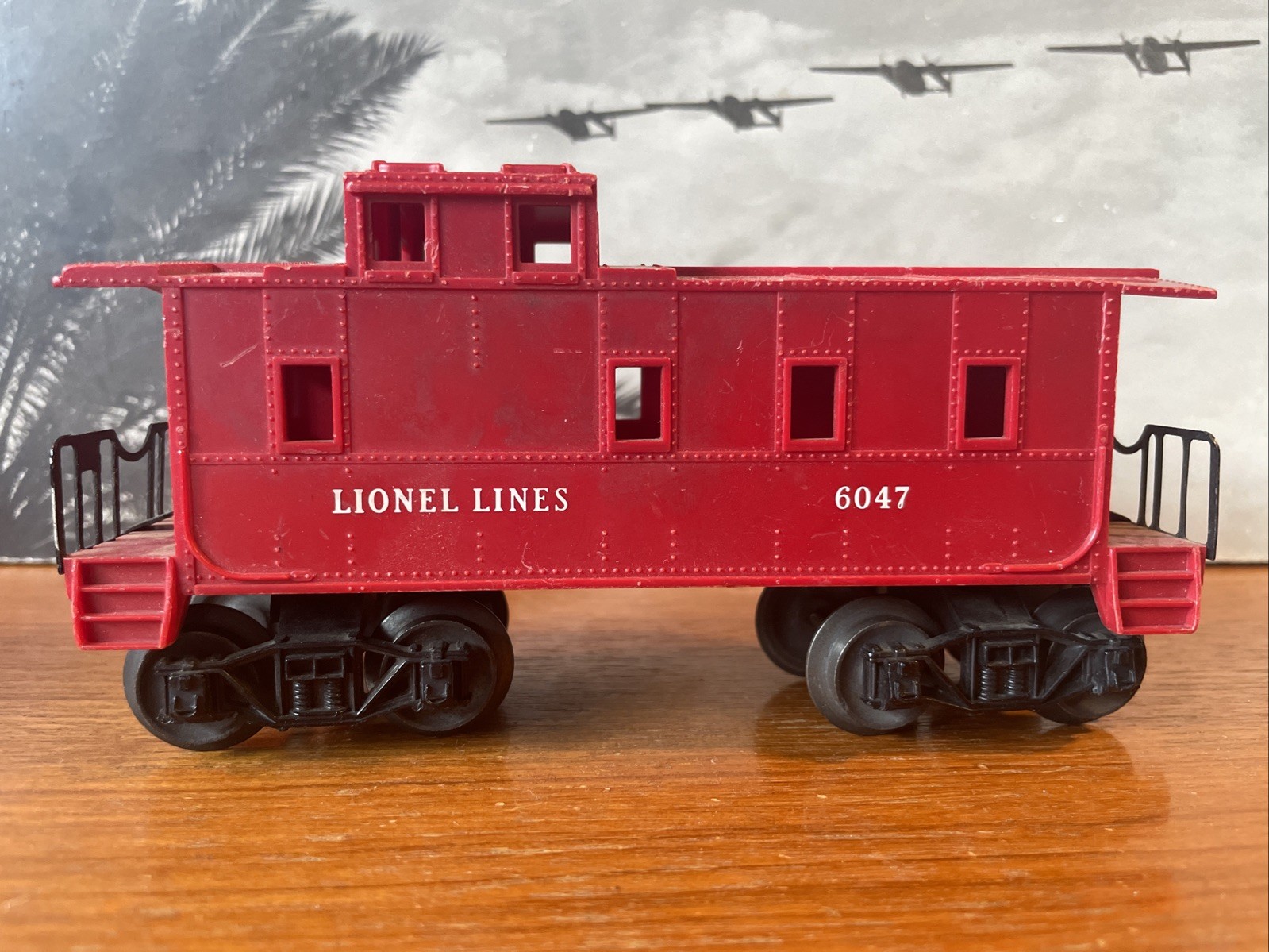 LIONEL LINES Plastic Diecast Rails & Wheels O Gauge 6047 RED CABOOSE Postwar Era